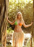 cute natural teen poses in the hawaiian forest